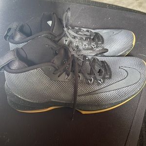 Nike Air Max Infuriate Basketball Men’s 11